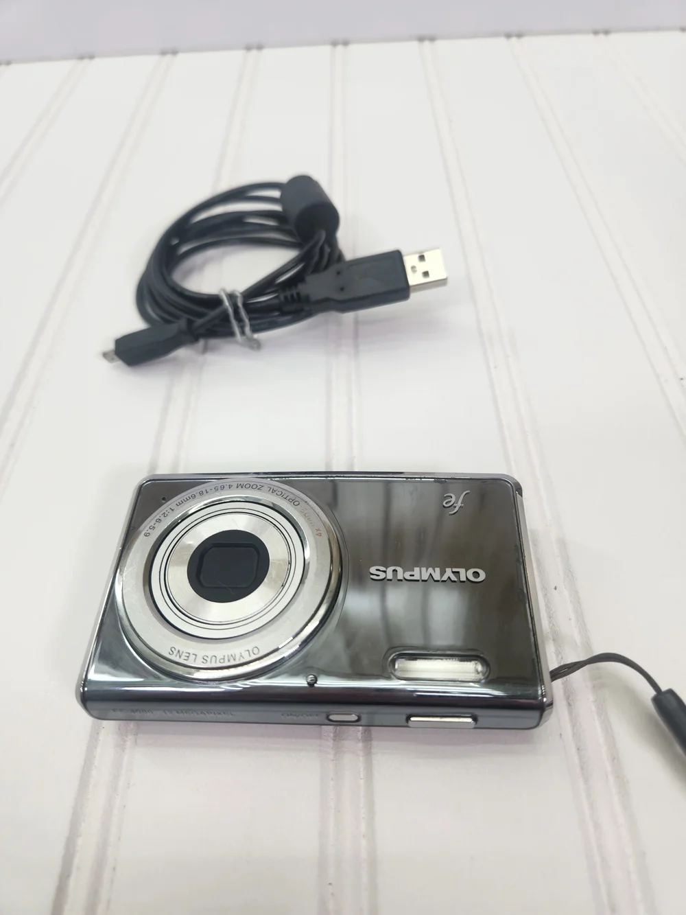 Vintage Digital Camera Olympus Fe-4000 Mirror 12 MegaPixel
